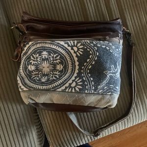 Myra purse